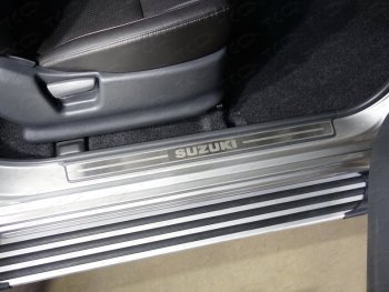 2 699 р. Накладки на пластиковые пороги, ТСС Тюнинг  Suzuki Jimny  JB23/JB43 (2012-2018) (лист шлифованный надпись Suzuki)  с доставкой в г. Калуга. Увеличить фотографию 1