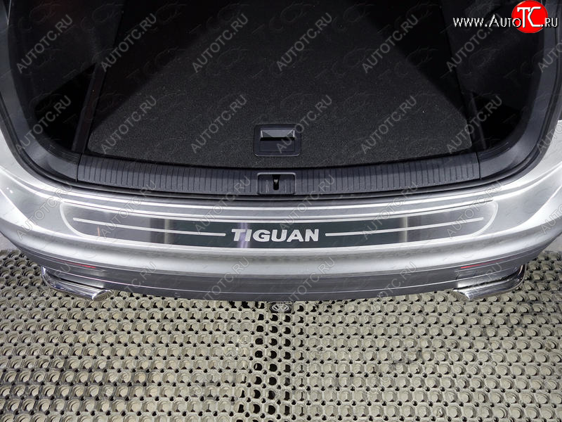3 099 р. Накладка на задний бампер, ТСС Тюнинг  Volkswagen Tiguan  Mk2 (2016-2022) (лист шлифованный надпись Tiguan)  с доставкой в г. Калуга