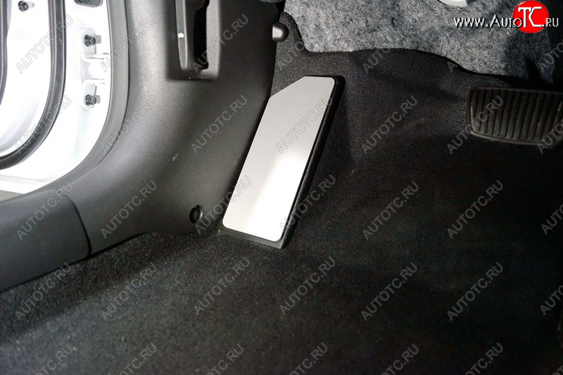 619 р. Накладка площадки левой ноги ТСС Тюнинг  Hyundai Sonata  DN8 (2019-2024)  с доставкой в г. Калуга