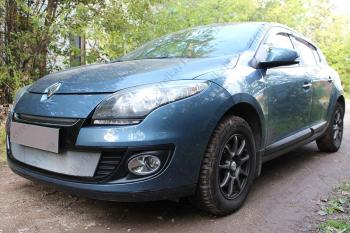 2 599 р. Защита радиатора (низ) Стандарт  Renault Megane  купе 3 дв. (2012-2014) 1-ый рестайлинг (хром)  с доставкой в г. Калуга. Увеличить фотографию 1