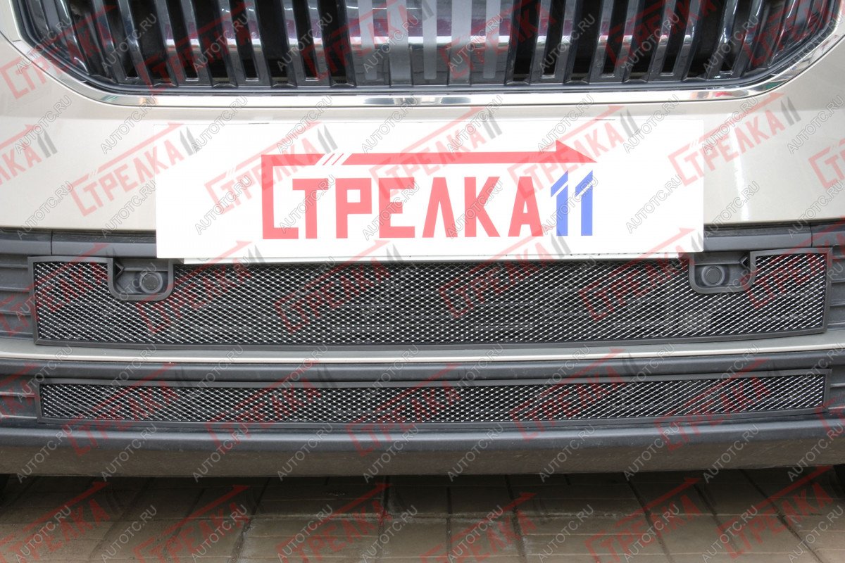 4 299 р. Защита радиатора (низ 2 части) Стрелка11 Стандарт  Skoda Karoq  NU7 (2020-2024) рестайлинг (черная)  с доставкой в г. Калуга