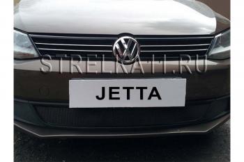 2 499 р. Защита радиатора Стрелка11 Стандарт Volkswagen Jetta A6 седан дорестайлинг (2011-2015) (черная)  с доставкой в г. Калуга. Увеличить фотографию 1