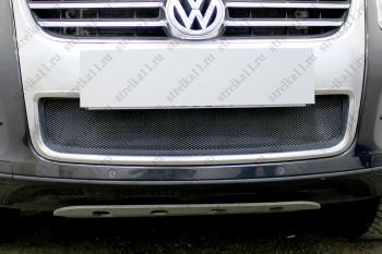 2 599 р. Защита радиатора (низ) Стрелка11 Стандарт Volkswagen Touareg GP рестайлинг (2006-2010) (черная)  с доставкой в г. Калуга. Увеличить фотографию 1