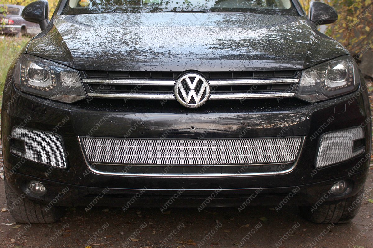 2 299 р. Защита радиатора (низ) Стрелка11 Стандарт  Volkswagen Touareg  NF (2010-2014) дорестайлинг (хром)  с доставкой в г. Калуга