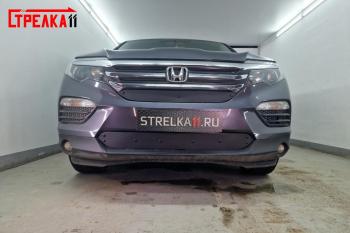 599 р. Зимняя заглушка решетки радиатора (верх) Стрелка11 Honda Pilot YF6 дорестайлинг (2016-2019) (черная)  с доставкой в г. Калуга. Увеличить фотографию 1