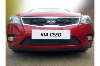 799 р. Зимняя заглушка решетки радиатора Стрелка11 KIA Ceed 1 ED рестайлинг, хэтчбэк 5 дв. (2010-2012) (черная)  с доставкой в г. Калуга. Увеличить фотографию 2