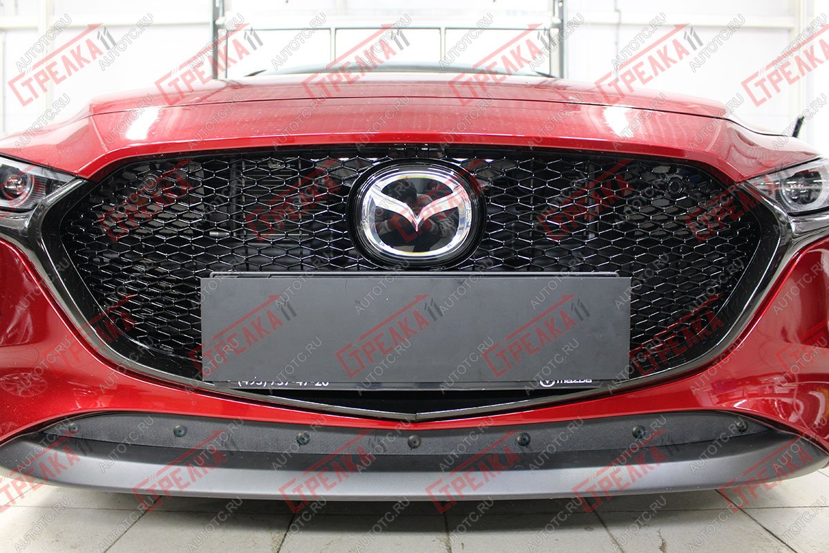 599 р. Зимняя заглушка решетки радиатора (низ) Стрелка11  Mazda 3/Axela  BP (2019-2024) хэтчбэк (черная)  с доставкой в г. Калуга