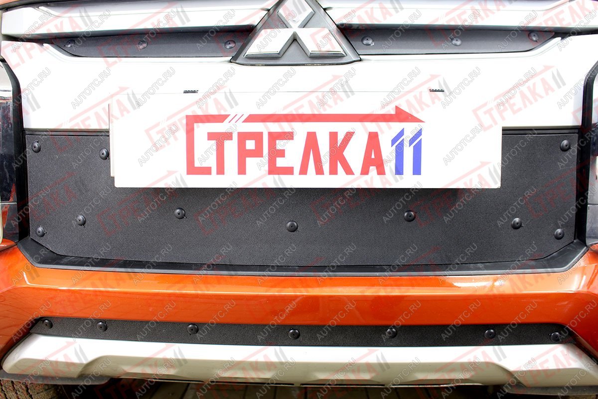 599 р. Зимняя заглушка решетки радиатора (верх) Стрелка11 Mitsubishi L200 5 KK,KL рестайлинг (2018-2022) (черная)  с доставкой в г. Калуга