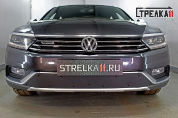 599 р. Зимняя заглушка решетки радиатора (Alltrack 2.0) (низ) Стрелка11 Volkswagen Passat B8 седан дорестайлинг (2015-2019) (черная)  с доставкой в г. Калуга. Увеличить фотографию 1