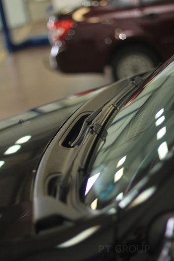 2 679 р. Накладка в проем стеклоочистителей лобового (жабо) Petroil Tuning  Renault Duster  HS (2010-2021) (Текстурная поверхность)  с доставкой в г. Калуга. Увеличить фотографию 2