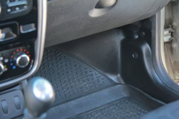 2 969 р. Накладки на ковролин АртФорм Renault Duster HS рестайлинг (2015-2021) (Передние)  с доставкой в г. Калуга. Увеличить фотографию 2