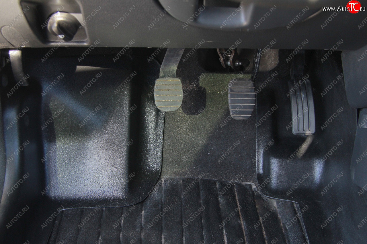 2 969 р. Накладки на ковролин АртФорм  Renault Duster  HS (2010-2015) (Передние боковые)  с доставкой в г. Калуга