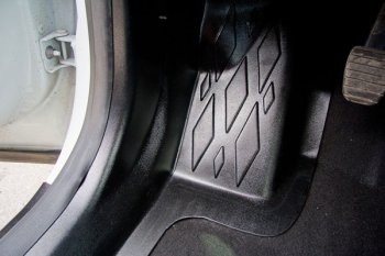 3 599 р. Накладки на ковролин АртФорм  Renault Kaptur (2016-2020) (Передние)  с доставкой в г. Калуга. Увеличить фотографию 1
