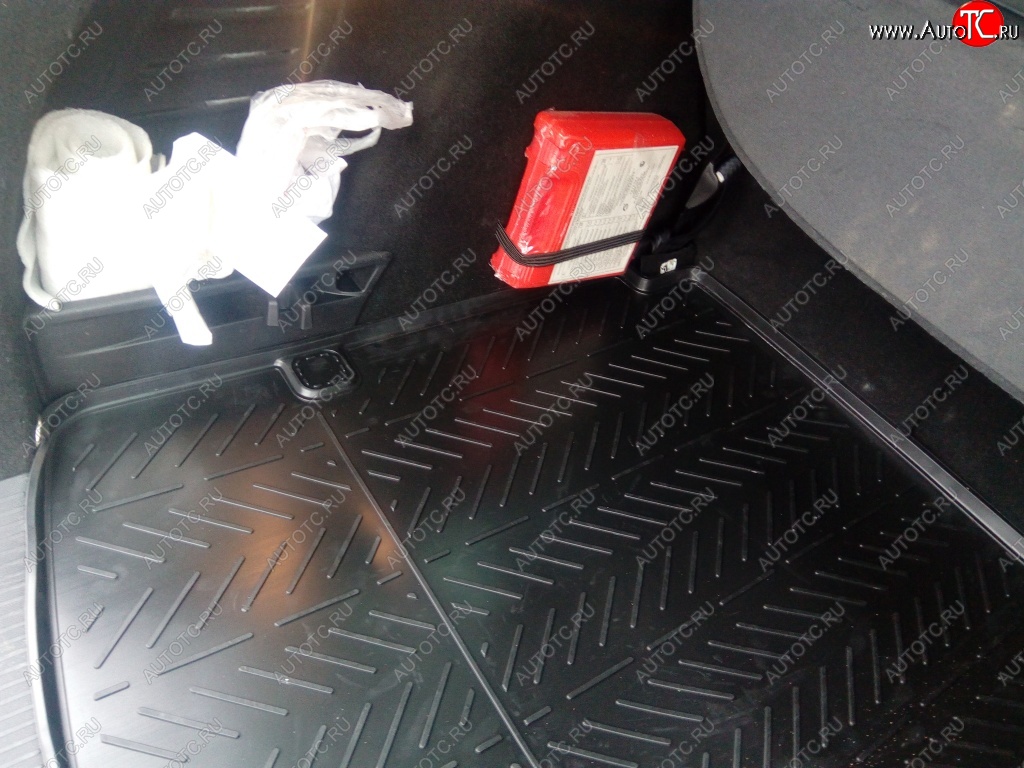 1 269 р. Коврик в багажник Sport Tourer Aileron  Renault Megane  универсал (2008-2013)  с доставкой в г. Калуга