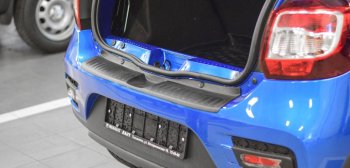1 039 р. Накладка защитная на задний бампер ( Stepway) Petroil Tuning  Renault Sandero Stepway  (B8) (2014-2018) (Текстурная поверхность)  с доставкой в г. Калуга. Увеличить фотографию 2