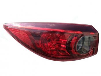 3 699 р. Левый фонарь задний (внешний) BodyParts  Mazda 3/Axela  BM (2013-2019)  с доставкой в г. Калуга. Увеличить фотографию 1