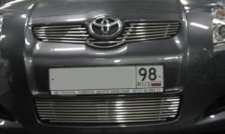 Декоративная вставка решетки радиатора Berkut Toyota Auris E150 хэтчбэк 5 дв. дорестайлинг (2006-2010)