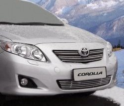 1 574 р. Декоративная вставка воздухозаборника бампера Novline Toyota Corolla E150 седан дорестайлинг (2006-2010)  с доставкой в г. Калуга. Увеличить фотографию 1
