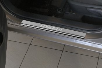 1 399 р. Накладки порожков салона Russtal  Toyota Corolla ( E170,  E180) (2012-2019) (нержавейка шлифованная с надписью)  с доставкой в г. Калуга. Увеличить фотографию 2