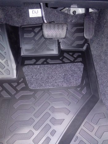 1 669 р. Комплект ковриков в салон Aileron 3D (с подпятником)  Toyota Hilux  AN120 (2016-2020)  с доставкой в г. Калуга. Увеличить фотографию 3