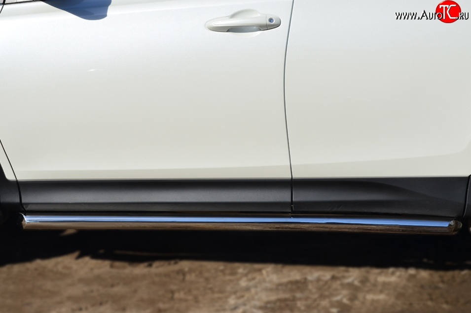 16 299 р. Защита порогов из круглой трубы диаметром 63 мм Russtal  Toyota RAV4  XA40 (2012-2015) (Защита порогов с со скосами на торцах (вариант 1))  с доставкой в г. Калуга