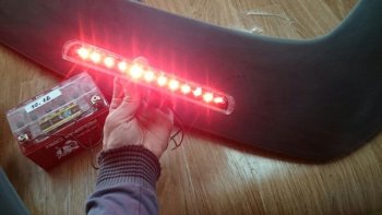 679 р. Универсальный LED стоп сигнал 21103716810 (22х2х4 см) Hyundai Santa Fe 3 DM дорестайлинг (2012-2016) (Красный)  с доставкой в г. Калуга. Увеличить фотографию 2