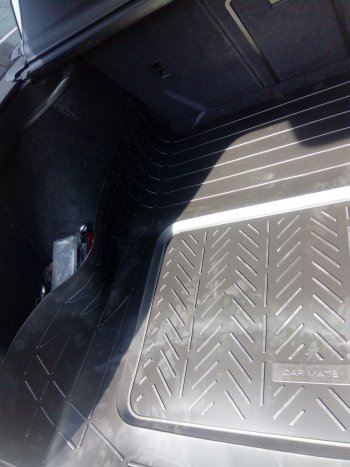 Универсальный коврик в багажное отделение Aileron (1370x1080, размер корытца 770*480) KIA Rio 1 DC дорестайлинг седан (2000-2002)