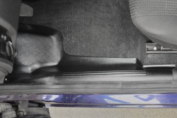 2 399 р. Накладки на ковролин пола Petroil Tuning Лада Гранта FL 2191 лифтбэк рестайлинг (2018-2024) (Передние боковые)  с доставкой в г. Калуга. Увеличить фотографию 1