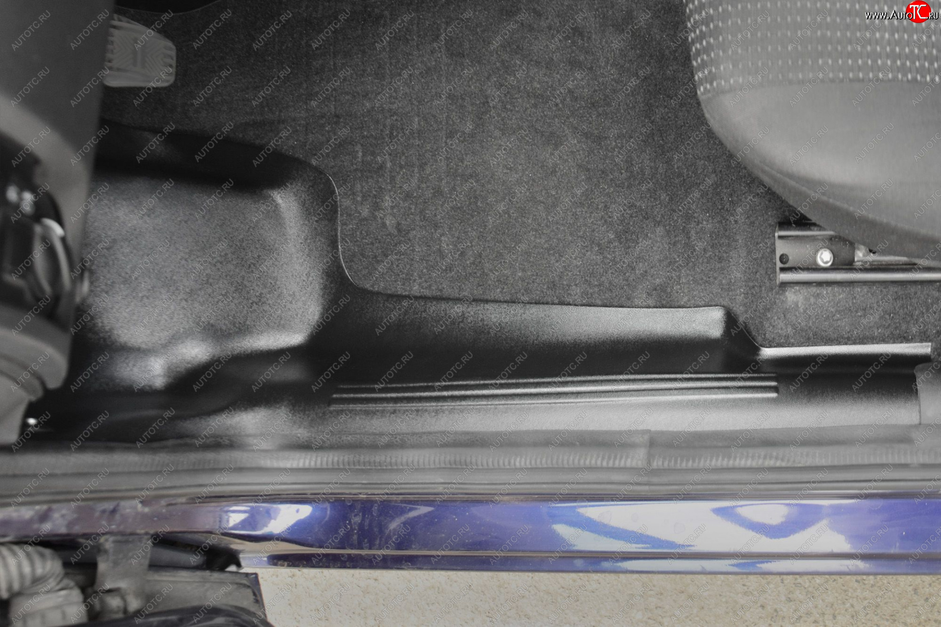 2 399 р. Накладки на ковролин пола Petroil Tuning Лада Гранта 2190 седан дорестайлинг (2011-2017) (Передние боковые)  с доставкой в г. Калуга