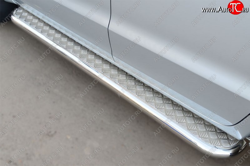 23 749 р. Порожки для ног (труба Ø63) Russtal  Volkswagen Amarok (2009-2016) (лист - алюминий, профиль - сталь)  с доставкой в г. Калуга