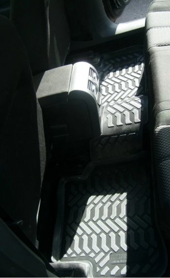 1 479 р. Коврики салона Aileron (3D с подпятником)  Volkswagen Passat  B6 (2005-2011)  с доставкой в г. Калуга. Увеличить фотографию 4