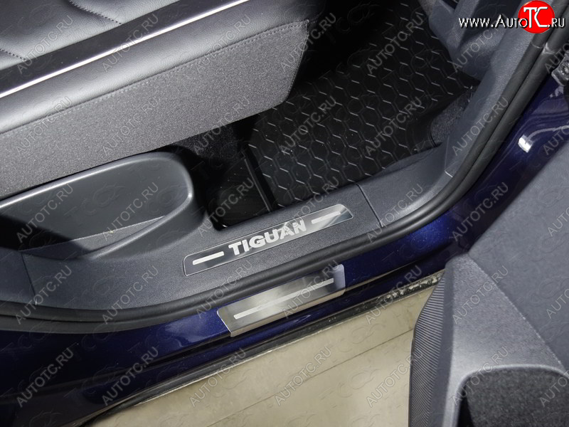 1 099 р. Пороги накладки задние ТСС  Volkswagen Tiguan  Mk2 (2016-2022) (нержавейка полированная, надпись Tiguan)  с доставкой в г. Калуга