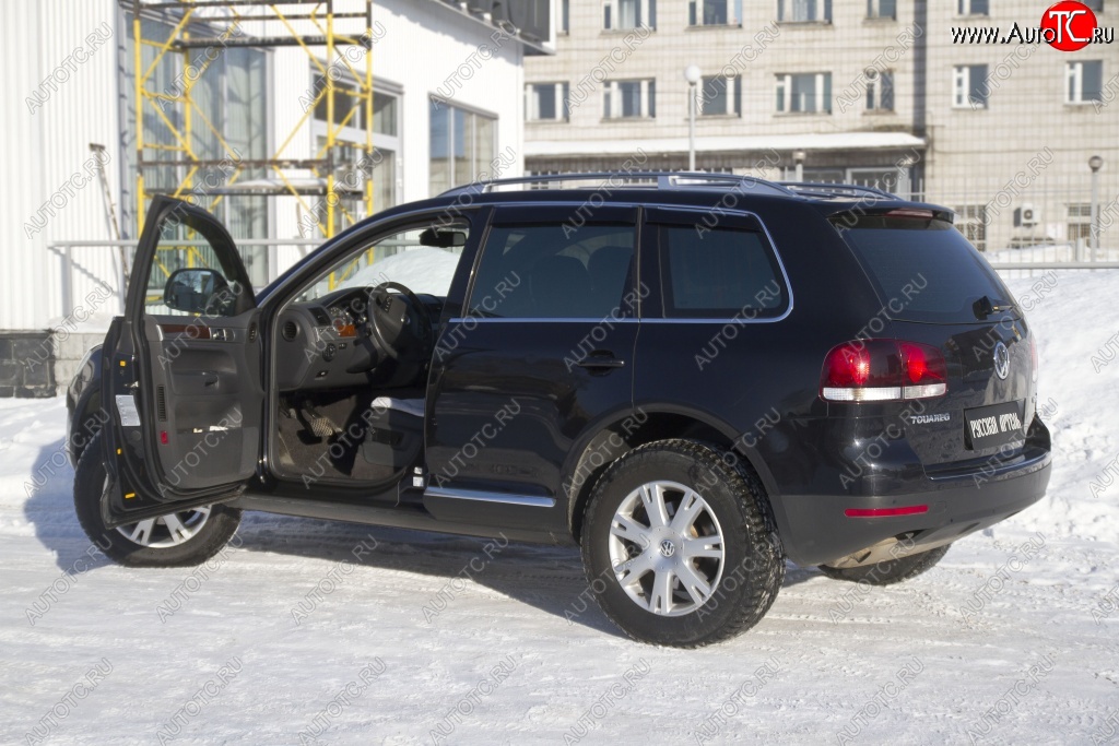 1 649 р. Накладки на внутренние пороги передних дверей RA  Volkswagen Touareg  GP (2006-2010)  с доставкой в г. Калуга