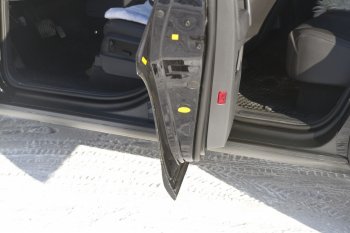 1 349 р. Накладки на внутренние пороги задних дверей RA Volkswagen Touareg GP рестайлинг (2006-2010)  с доставкой в г. Калуга. Увеличить фотографию 2